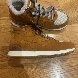 Tretorn Brown and Gray Women's lace up hiker boot size 7.5 NWT